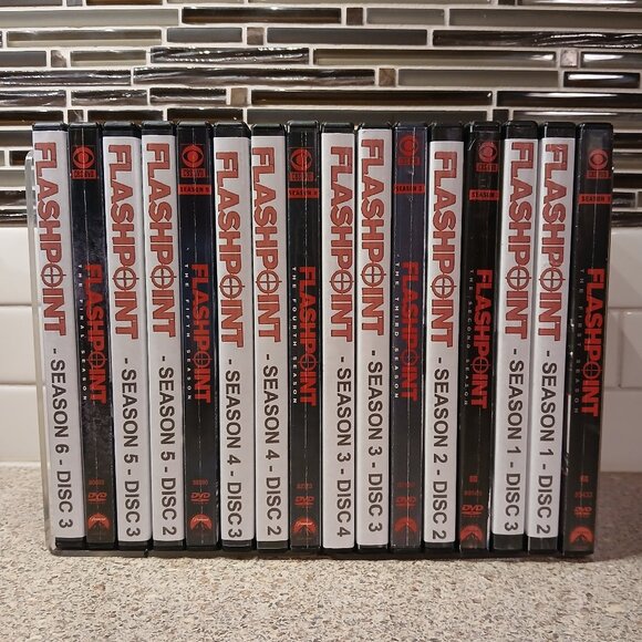 Flashpoint: The Complete Series - 18 DVDs - Picture 9 of 9